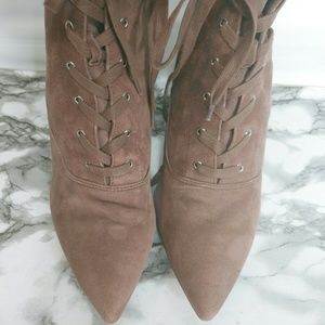 steve madden jinx bootie taupe